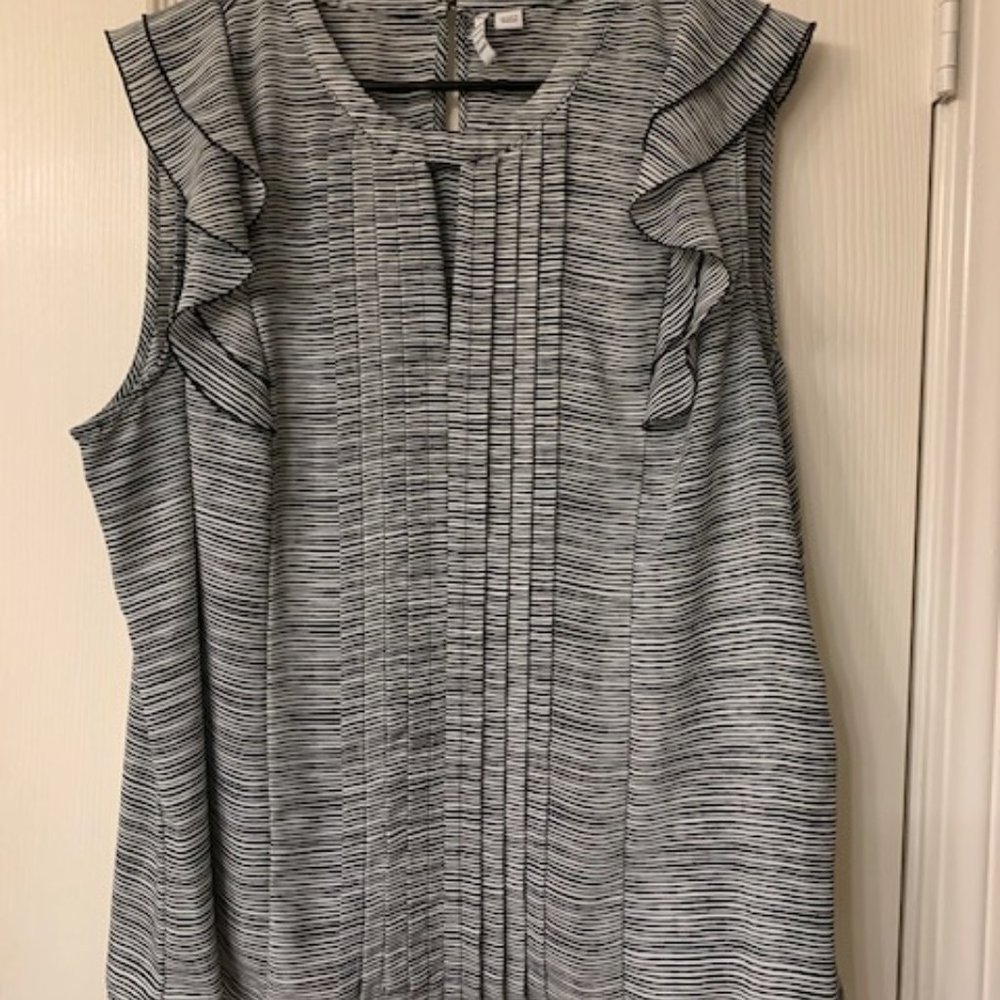 Elle Career Blouse XXL Sleeveless Ruffles Like New